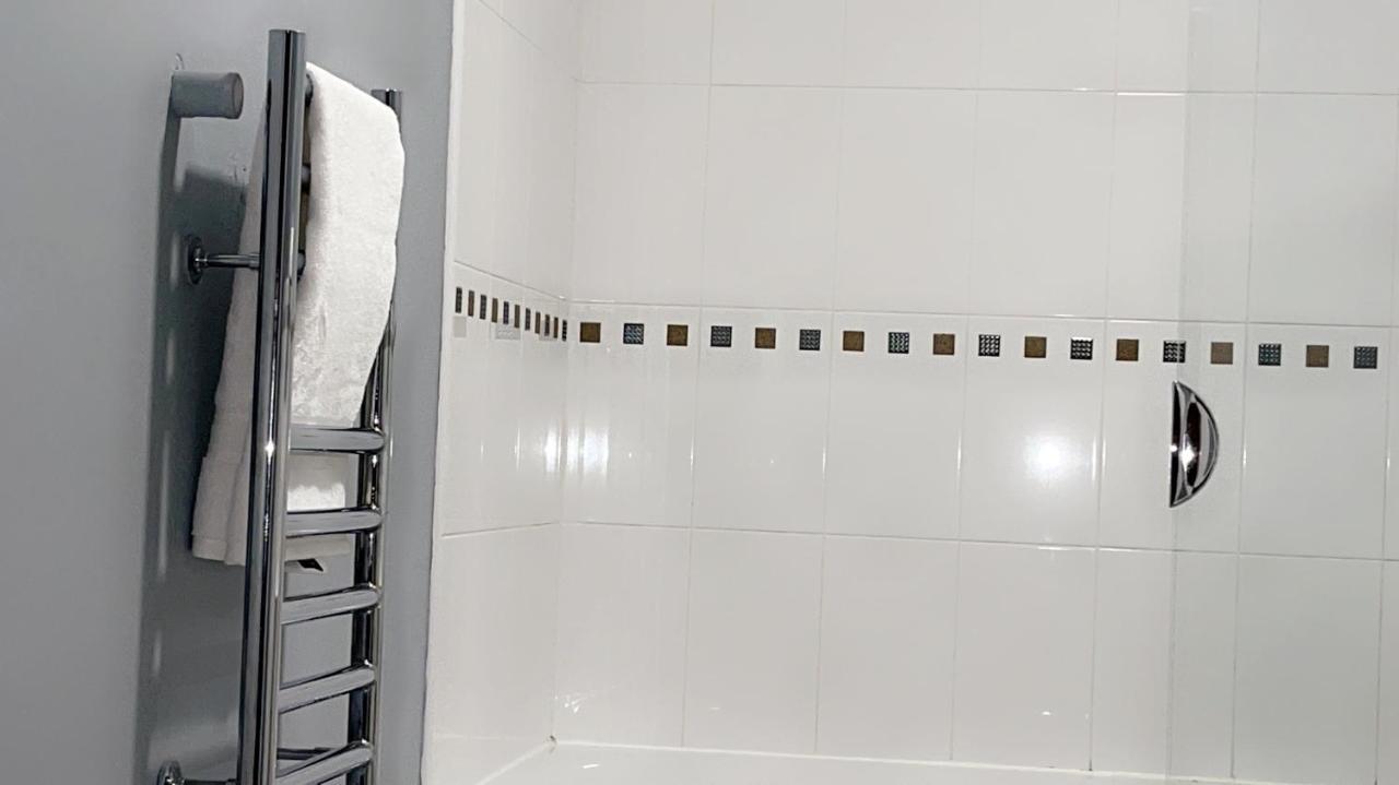 Luxury 1 Bed Apartment With Parking Manchester Buitenkant foto